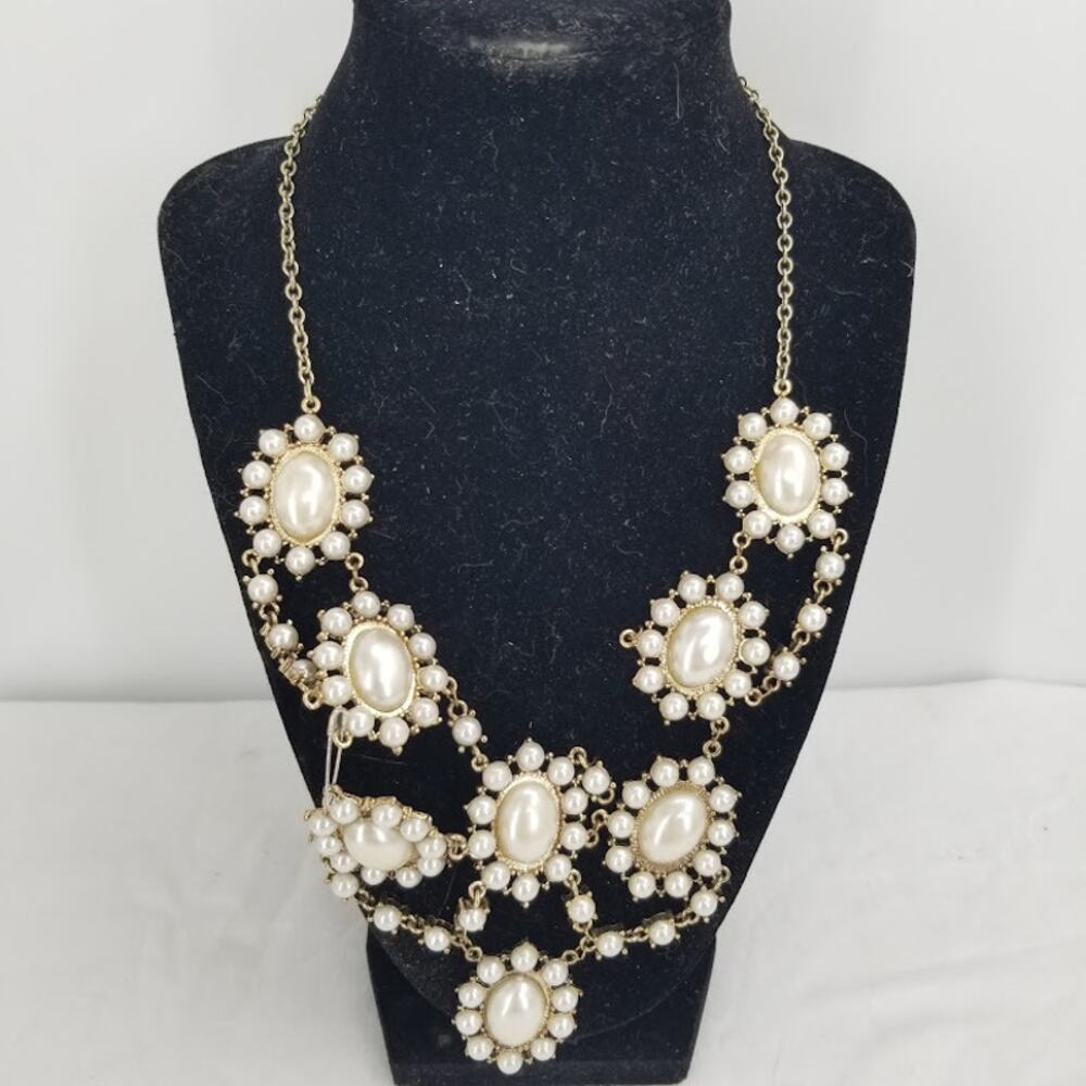 Vintage Necklace Faux pearls cluster gold color chain costume jewelry